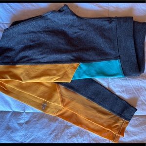 Small ALO mesh leggings